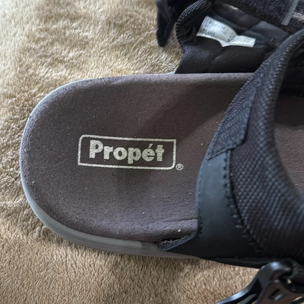 Propet Men’s Dad Strap Eli Black &‎ Grey Sandals